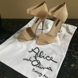 Alice Olivia Gretchen nude leather heels